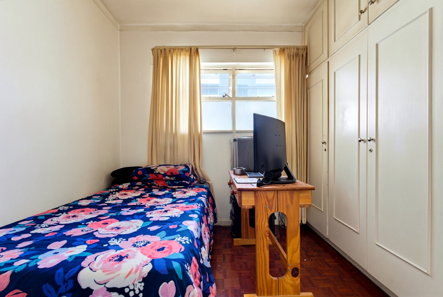 2 Bedroom Property for Sale in Sea Point Western Cape